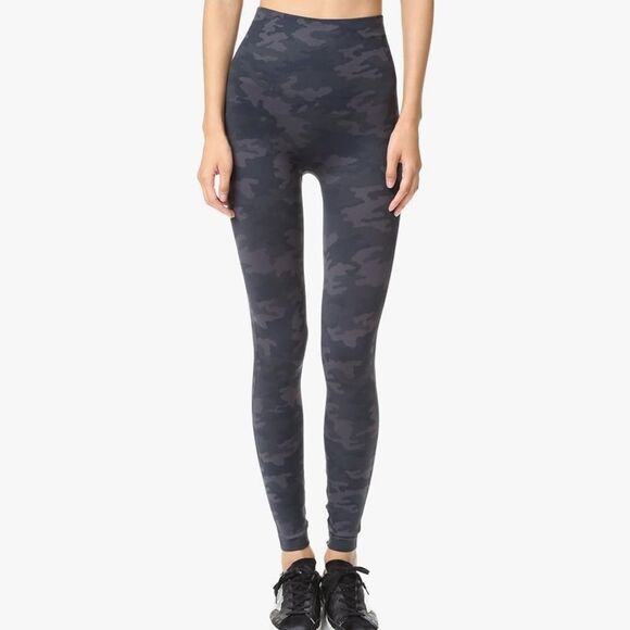 Spanx Look At Me Now Seamless Black Camo Tummy Control Leggings Size S NWT $68 - Picture 1 of 7